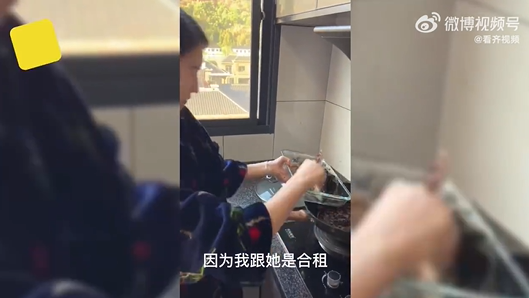 女子第一次下厨把活鱼扔锅里煮