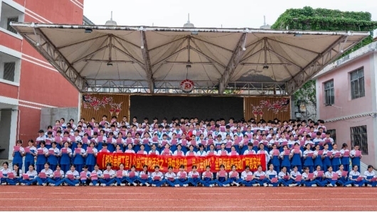《妈妈幸福工程》公益行系列活动之全民阅读周广西都安站——诵中华经典 润少年初心