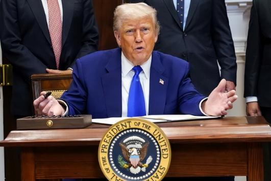 特朗普为何叫停对台军援 中美关系的策略调整