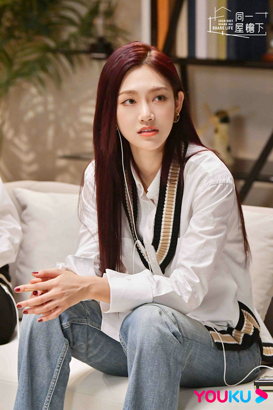 《同一屋檐下》彬神告白金玉洁 邓紫棋自曝小学攒钱抽twins卡片