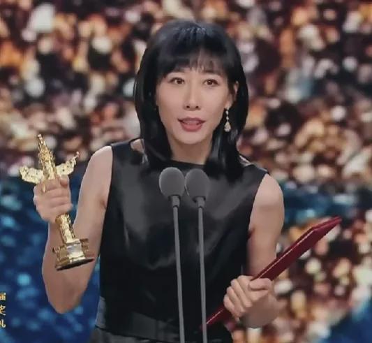任素汐获第十八届华表优秀女演员奖 感谢张译没把脉就中了
