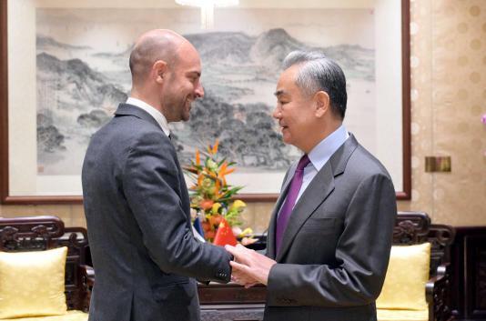 为何说马克龙访华行程在效仿默克尔 寻求更多合作机会