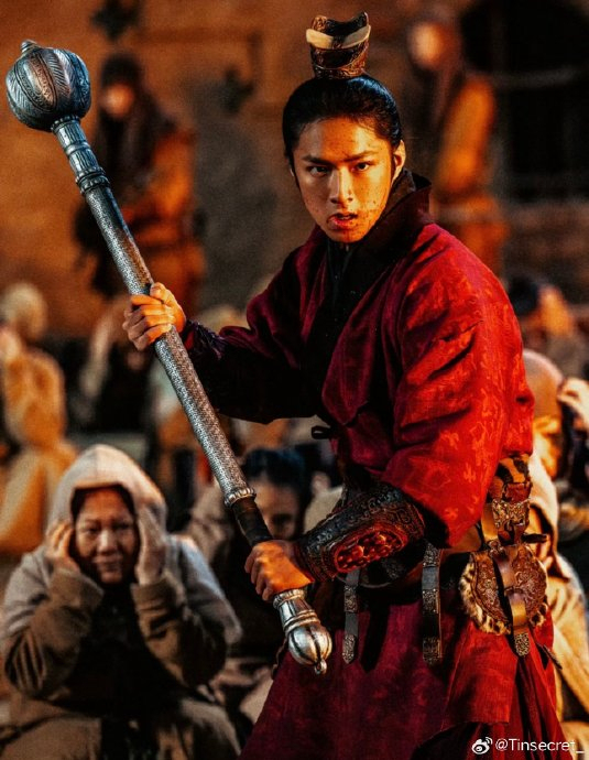 吴镇宇回应4年前扇刘耀文巴掌