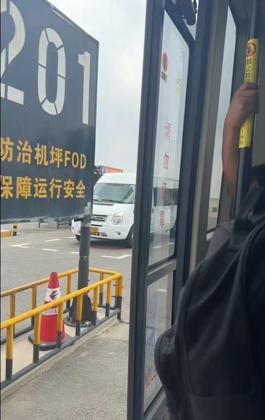 春秋航空一航班因故障返航 机械故障致行程延误