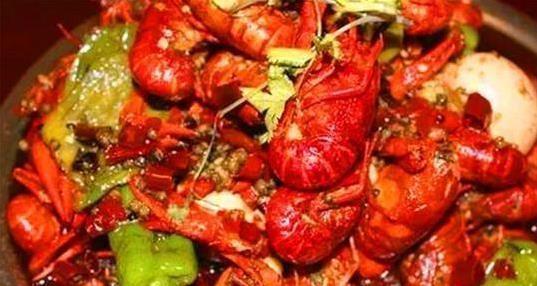宜城大虾麻辣爆香，盘鳝鲜嫩难忘，你最爱哪道家乡味？