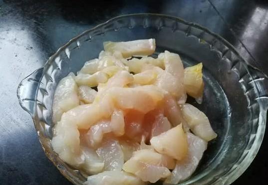 孩子吃鱼怕卡刺？这款无骨鱼外酥里嫩，3步做成开胃神菜
