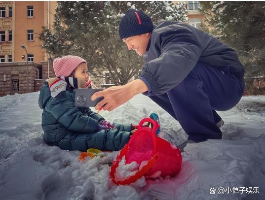 王阳女儿登台走秀 萌态可掬 惊艳全场