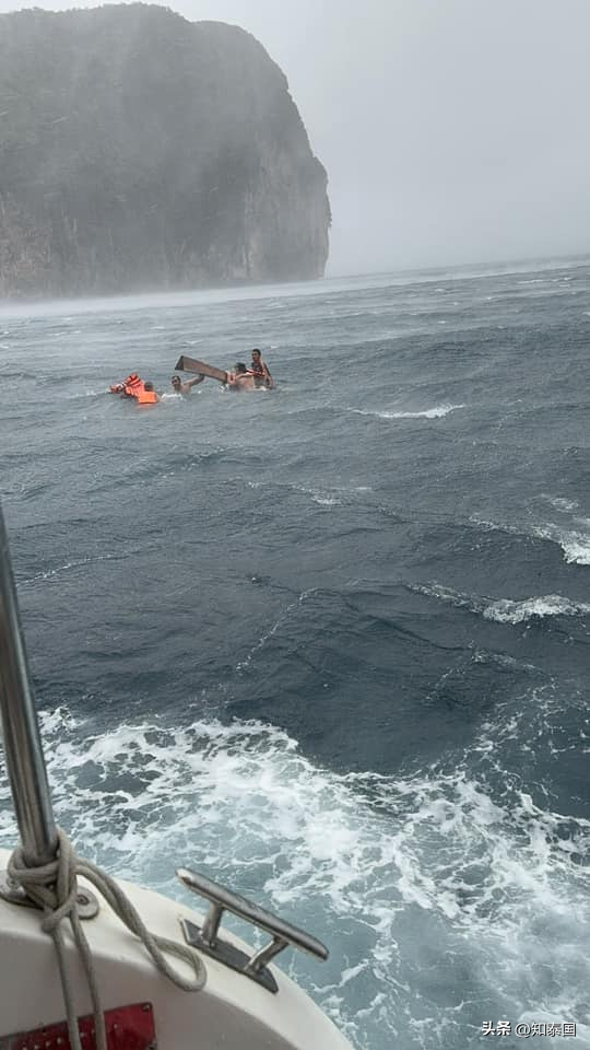 中国游客在泰国冒险出海遇翻船 季风警告下的悲剧