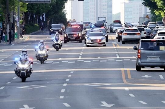 韓總統尹錫悅通勤動用700余警衛引爭議 總統府回應