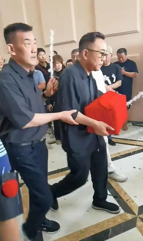 楊少華死亡證明單首次公開 肺衰竭真相揭秘