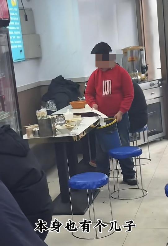 大姐应聘提出带孩子诉求 店主同意 善意温暖人心