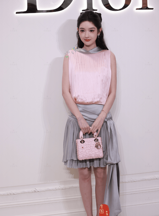 �����������Բ����Լ������� ��Ӧױ��ͻأ����