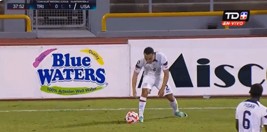 1-2输球,总分4-2!美国杀进美洲杯:巴萨租将失控20秒2黄