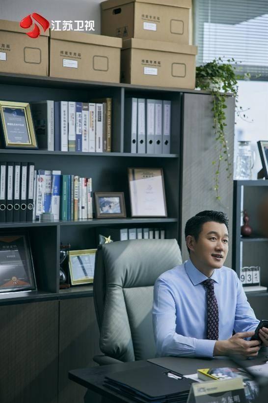 《夜色正浓》江疏影佟大为携手过情关 都市生存迷局待解