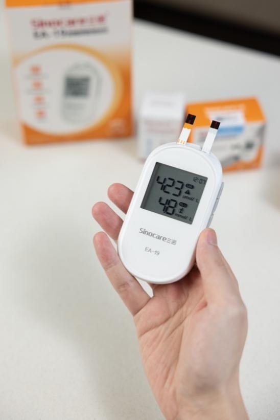 测尿酸的仪器哪个品牌好三诺教你选尿酸仪