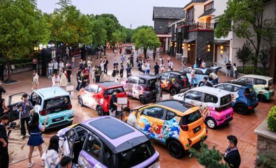 5万块买真5座SUV，多米上市炸场，年轻人的车真香