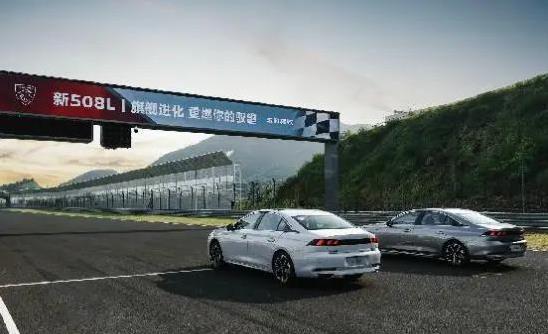 新508L赛道狂飙无人能挡，16万起旗舰车真香？
