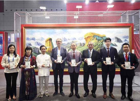 龙宇翔出席第二十届中国（深圳）国际文化产业博览交易会
