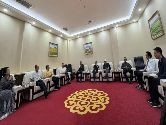 中国文促会主席杨晓阳谈“走遍中国”三省有感