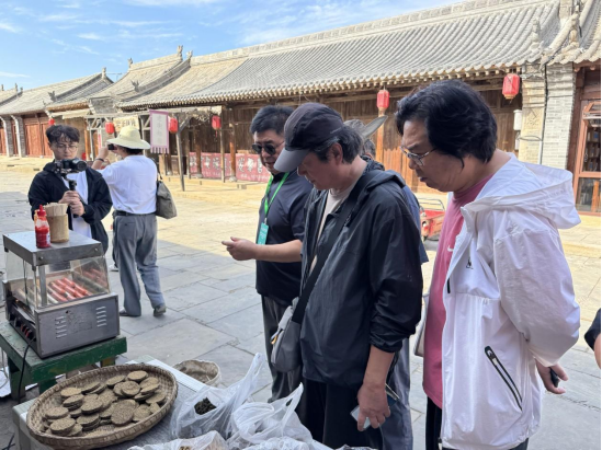 中国文促会主席杨晓阳谈“走遍中国”三省有感