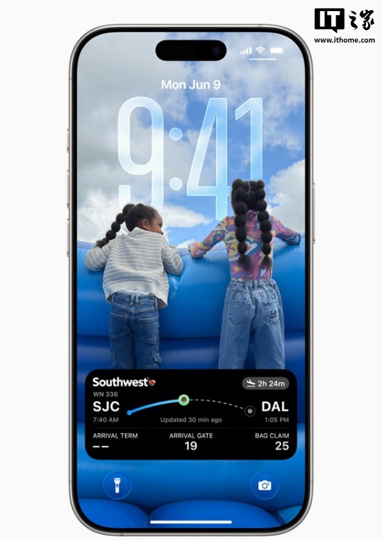 苹果 iOS / iPadOS 26 正式版推送：全新液态玻璃设计、AI 功能改进，最低支持 iPhone 11