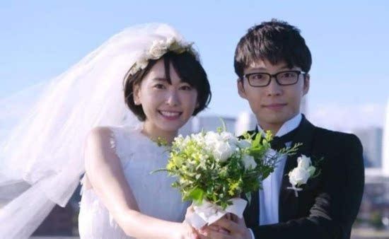 星野源宣布婚讯后首亮相 透露求婚新垣结衣细节