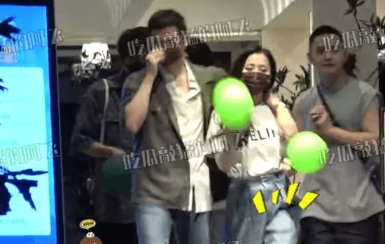 恩爱！张靓颖与小男友深夜甜蜜泡吧 搂肩同回住处