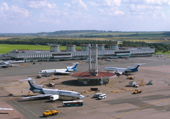 俄关闭圣彼得堡机场及200公里空域 报道没有说明原因