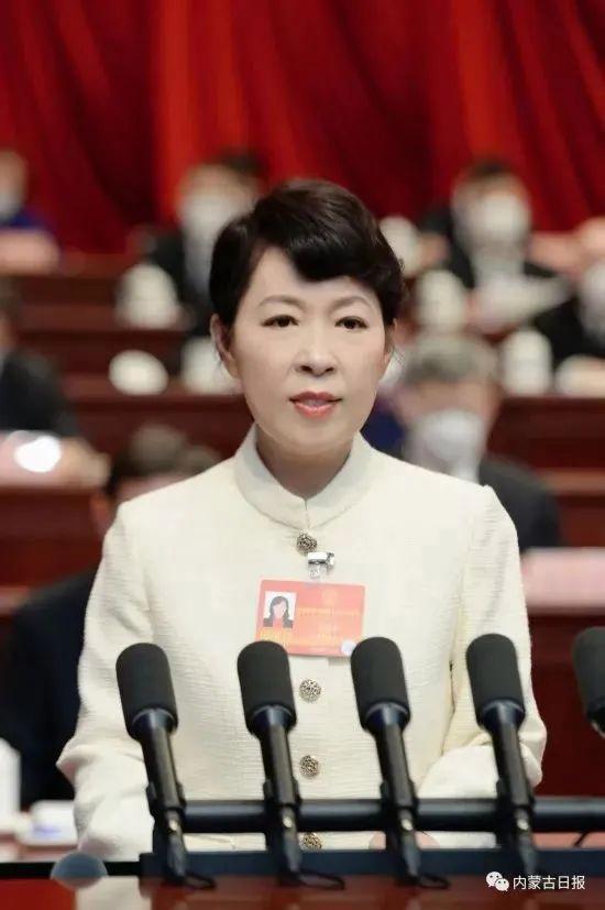55岁施小琳是目前省级政府最年轻的女性“一把手” 引领四川新篇章