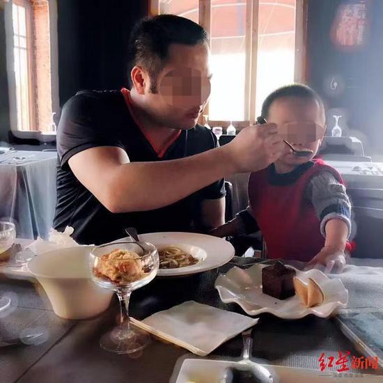 墜亡圍棋少年父親：通過打來教育孩子 單親父親的無奈與悲痛