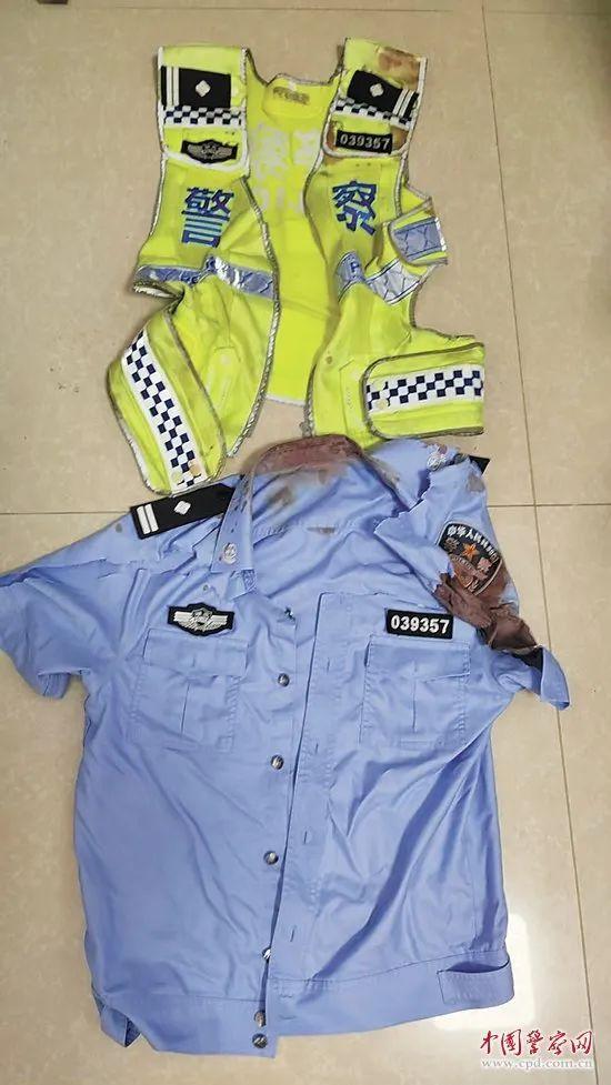 交警被顶行牺牲 告别仪式数百人送行 英雄一路走好