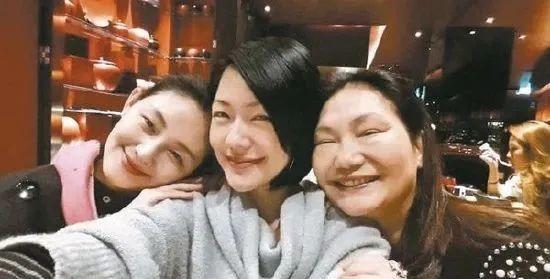 小S二女儿回应画作风格质疑 坦言参考多位艺术家