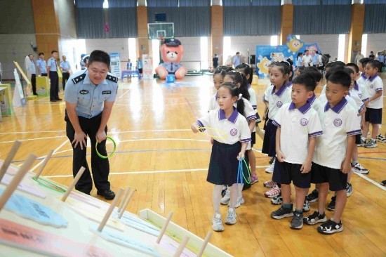 上海182万中小学生今天开学