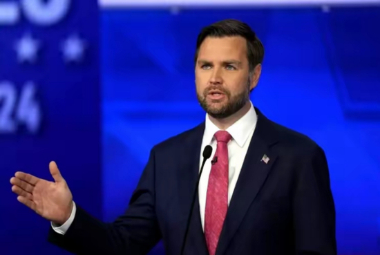 媒体：特朗普药不能停 到底啥毛病 超量服药引关注