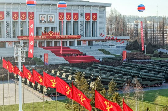 金正恩出席火箭炮缓助庆典 强调确保朝鲜安全环境