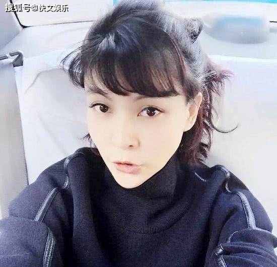90岁知名画家靳尚谊罕现身！小44岁娇妻颜值喜人，老夫少妻成常态