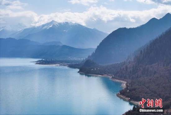 西藏林芝:春日巴松措静谧柔美