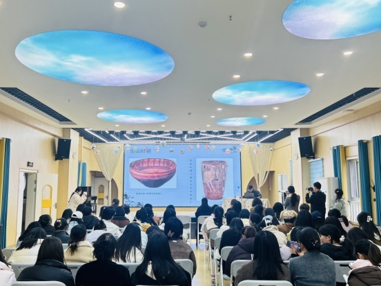 咸宁市直属机关幼儿园开展美育素养进阶培训活动