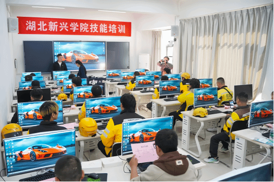 湖北新兴学院开学典礼在湖北开放大学举行