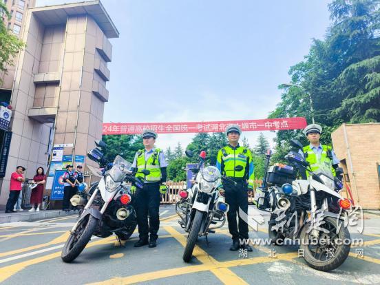 考生忘带身份证还走错考场求助交警 交警火速救援保高考