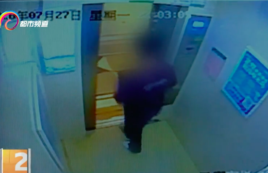 小区电梯突然失控从31楼下坠到负2楼 三年三遇险情