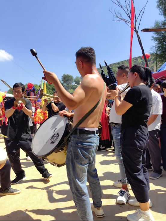 走遍中国：陕北庙会，民俗和艺术来了一场欢乐“约会”