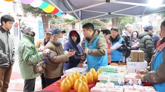 國(guó)內(nèi)首款直飲水站落戶武漢 居民體驗(yàn)贊不絕口