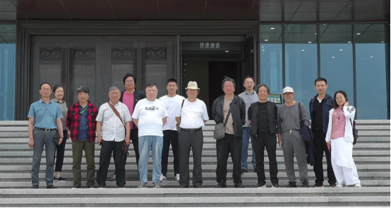 走遍中国:采风呼伦贝尔,偶遇嘎查那达慕的质朴风情