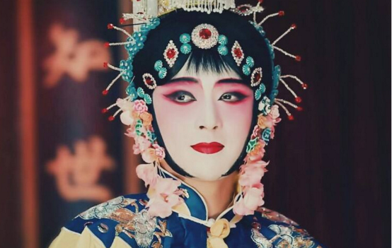 热榜第一国剧女神 曾黎京剧造型荧幕处女秀