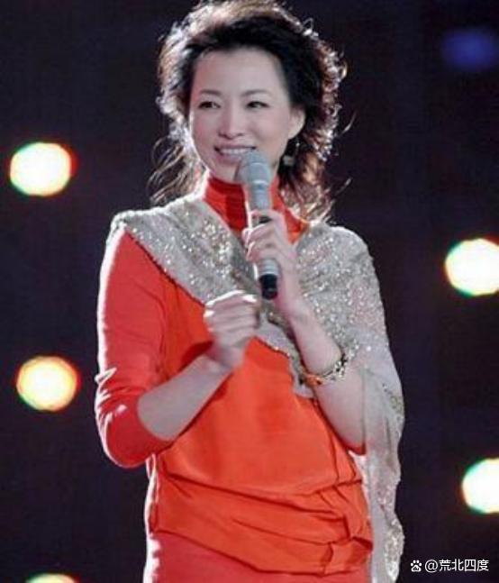 从“央视一姐”到“央企董事长”, 相比董卿, 周涛走了不同的大道