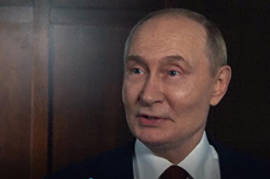 普京透露參加導(dǎo)演生日聚會(huì)時(shí)曾被潑紅酒 意外插曲引回憶