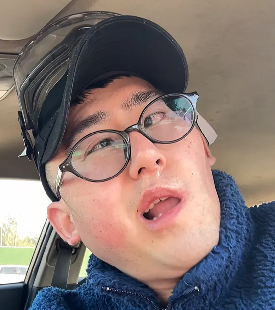 三次开颅、右眼失明、半脸面瘫！30岁抗癌北体大小伙，成了无数人的光 笑对命运的玩笑