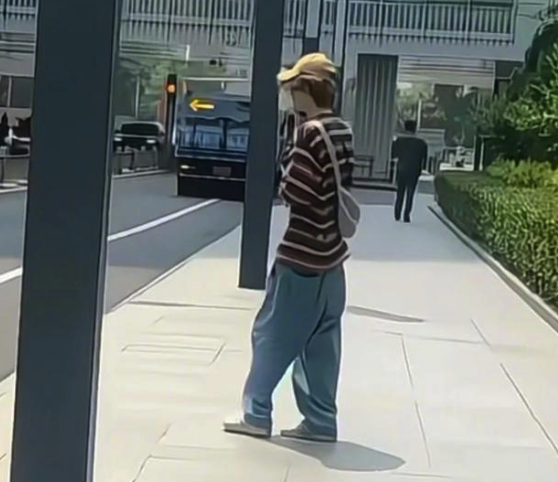 网友在北京国贸偶遇了鹿晗：太好了，鹿晗回国啦-威少季后赛总得分超越沃西 升至历史