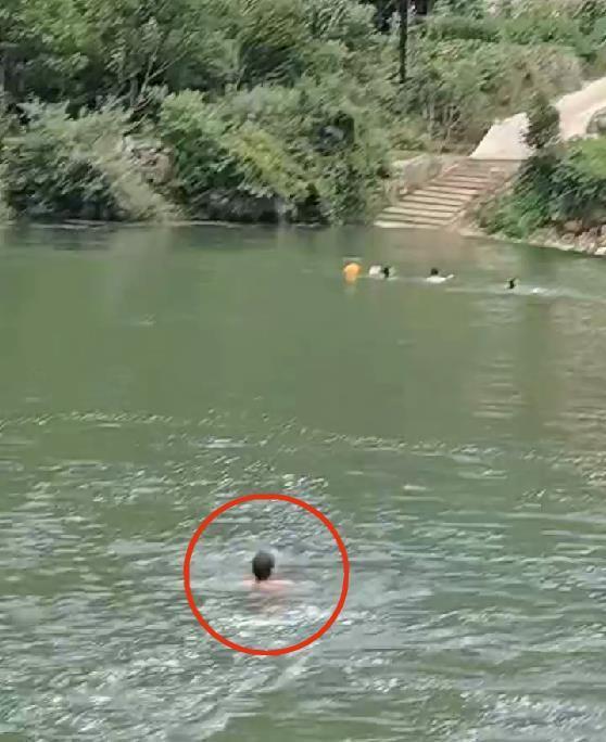 遵义小伙下水救人受伤后遇难 英雄未归